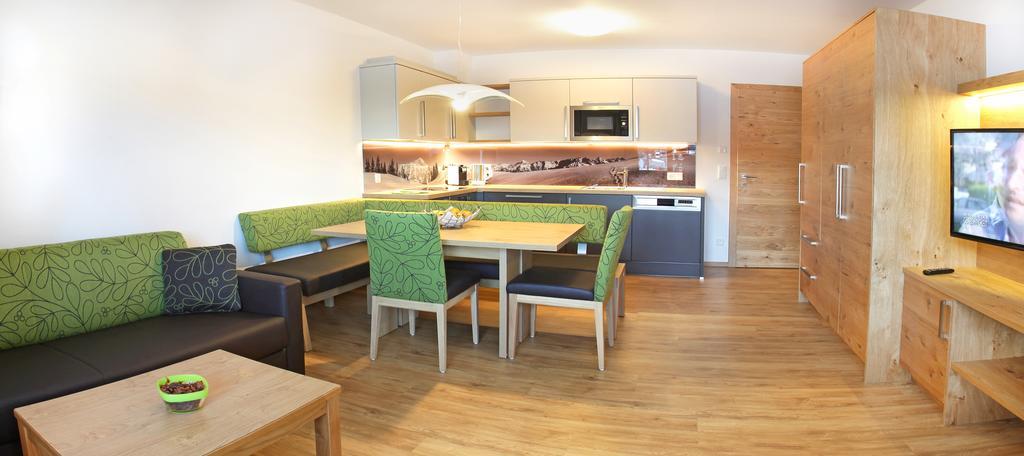 Tarlack Appartements Hütten 1a Leogang Zimmer foto